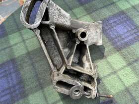 31487900 Mercedes-benz W123 C123 300d Ac Compressor Mount